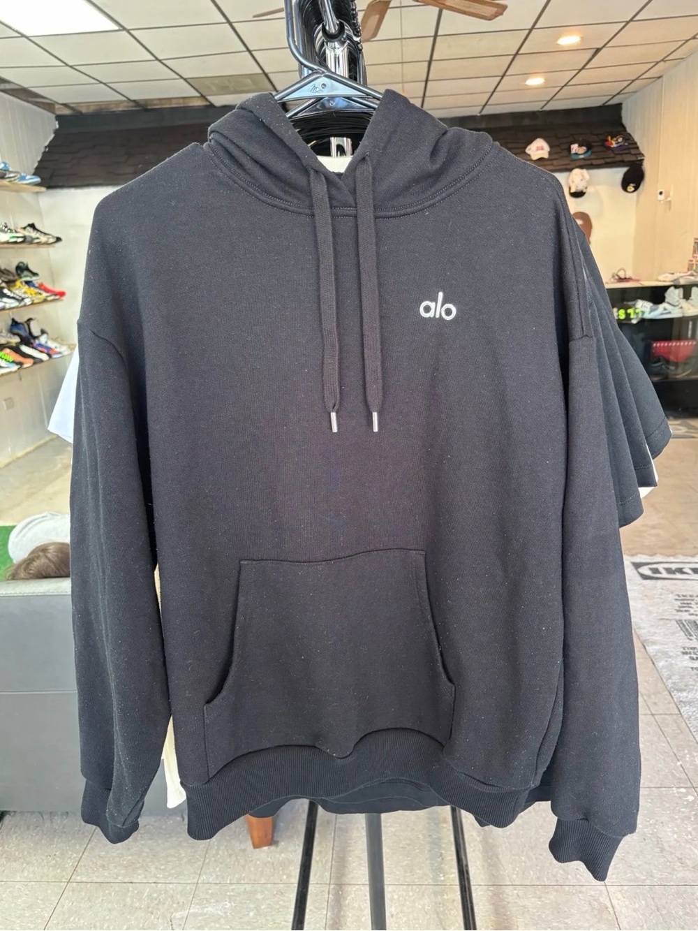 ALO BLACK LONG SLEEVE HOODIE SIZE SMALL
